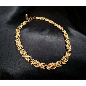 Vintage Trifari Necklace 1960s Gold Tone Laurel Leaf Choker